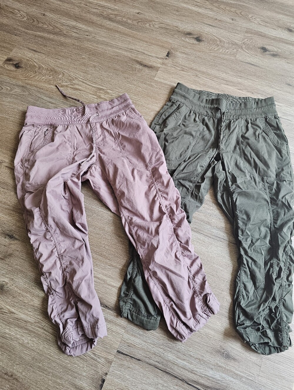 Womens Elastic Waist Cargo Capri Type Pants